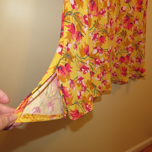 LulaRoe Yellow Floral Top XL - Picture 2 of 4